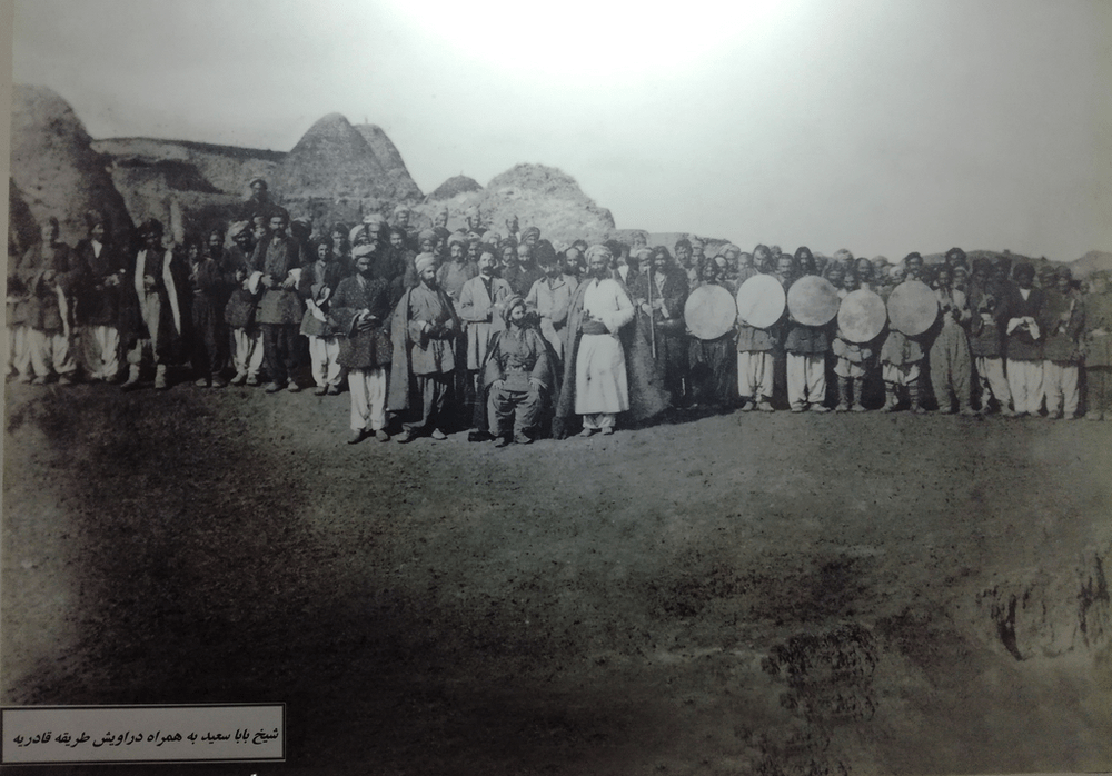 Sheikh Bābā Saʿīd Barzanǧī and his dervishes